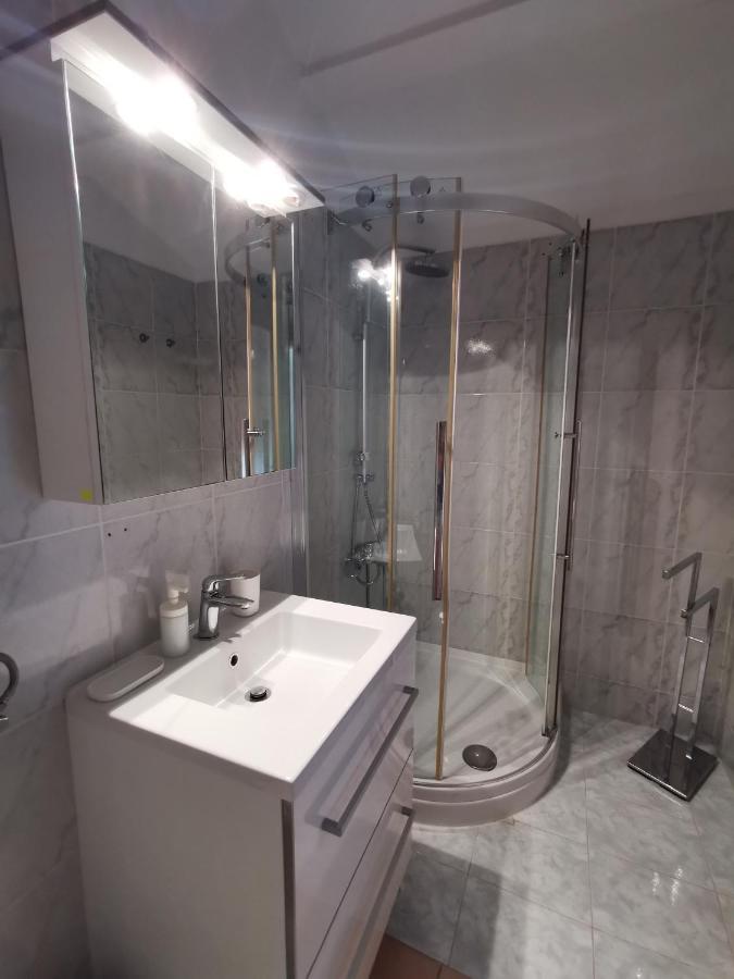 Apartments Divina روفينج المظهر الخارجي الصورة