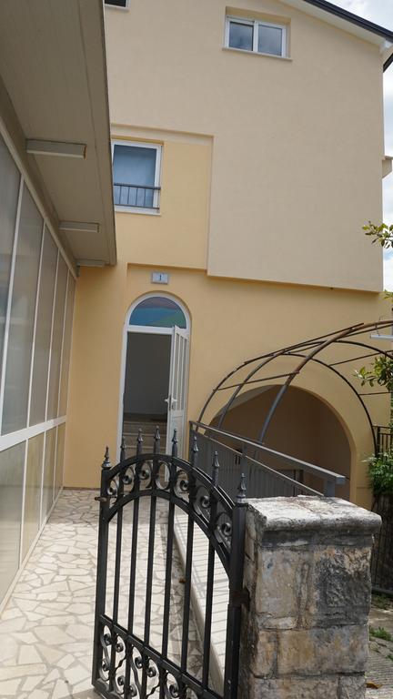 Apartments Divina روفينج المظهر الخارجي الصورة