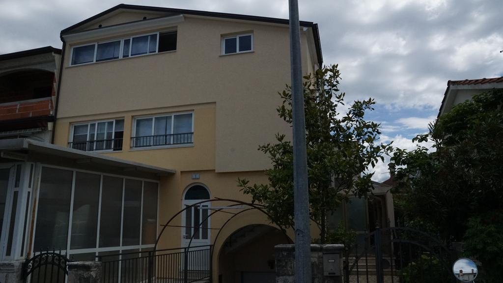 Apartments Divina روفينج المظهر الخارجي الصورة